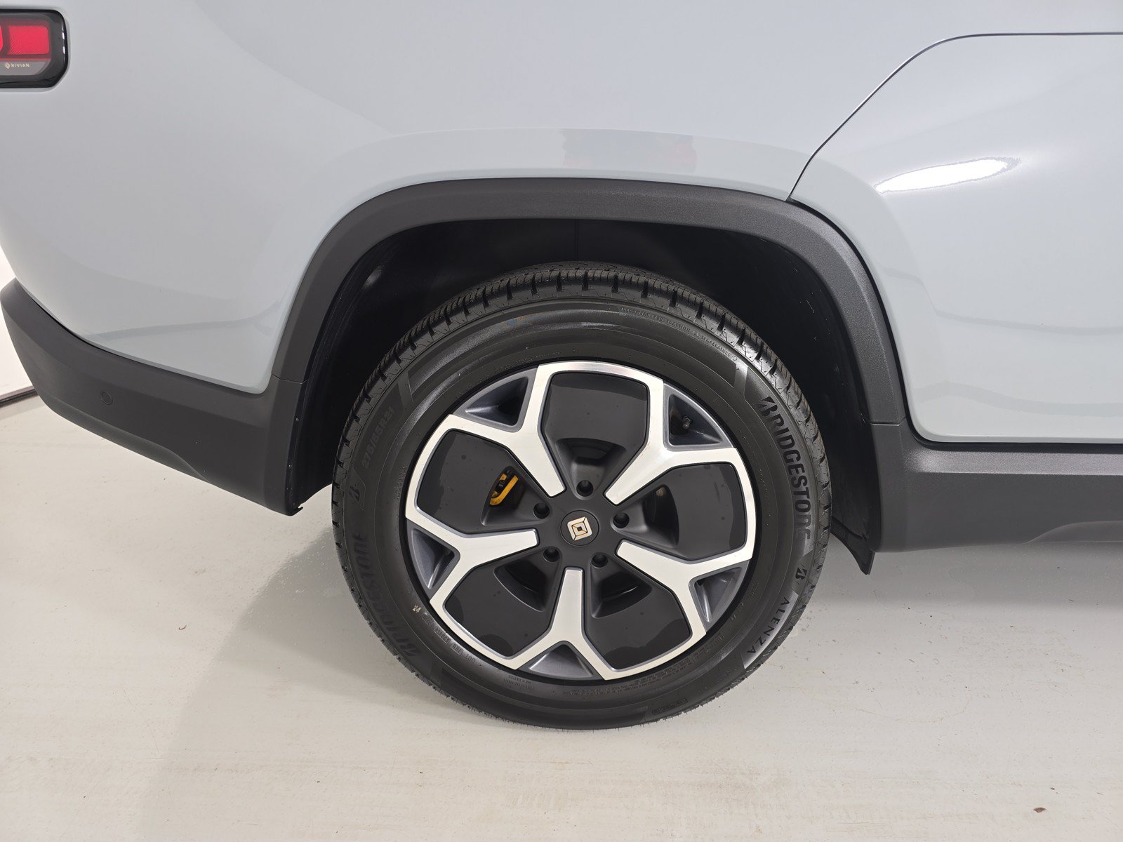 Used 2024 Rivian R1T Adventure AWD/4WD image 12