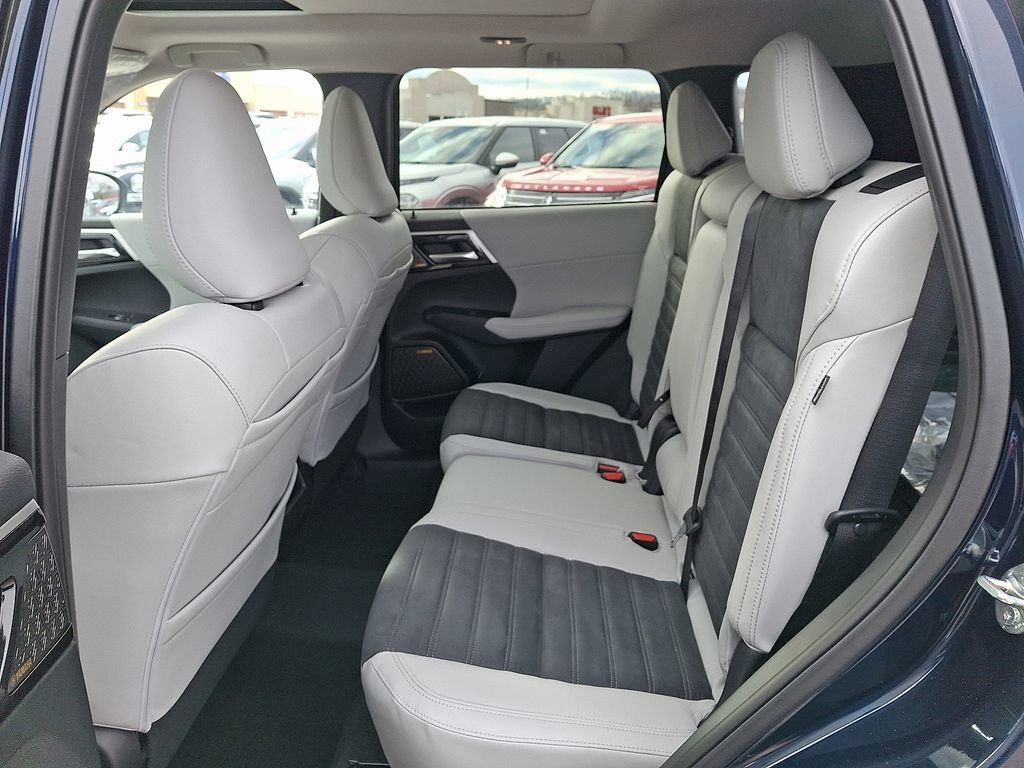 New 2026 Mitsubishi Outlander SE AWD/4WD image 5