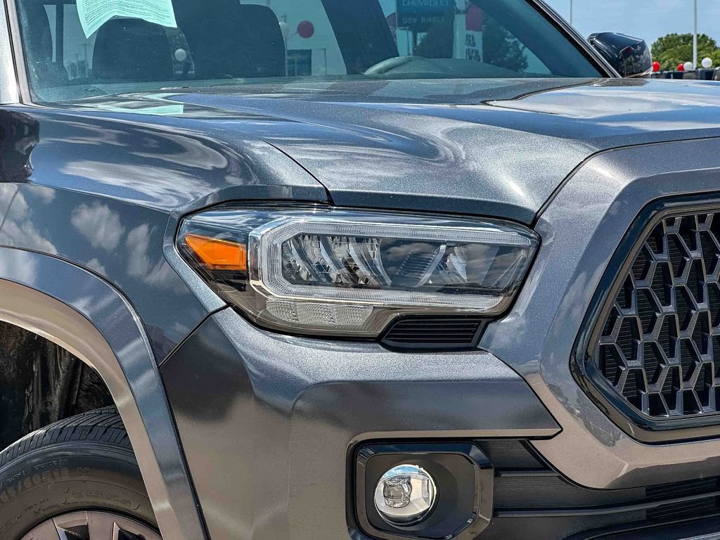 Used 2022 Toyota Tacoma Limited w/ Nightshade Package AWD/4WD image 10