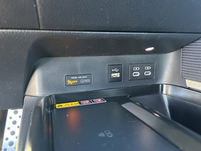 Used 2025 Toyota Camry SE image 23