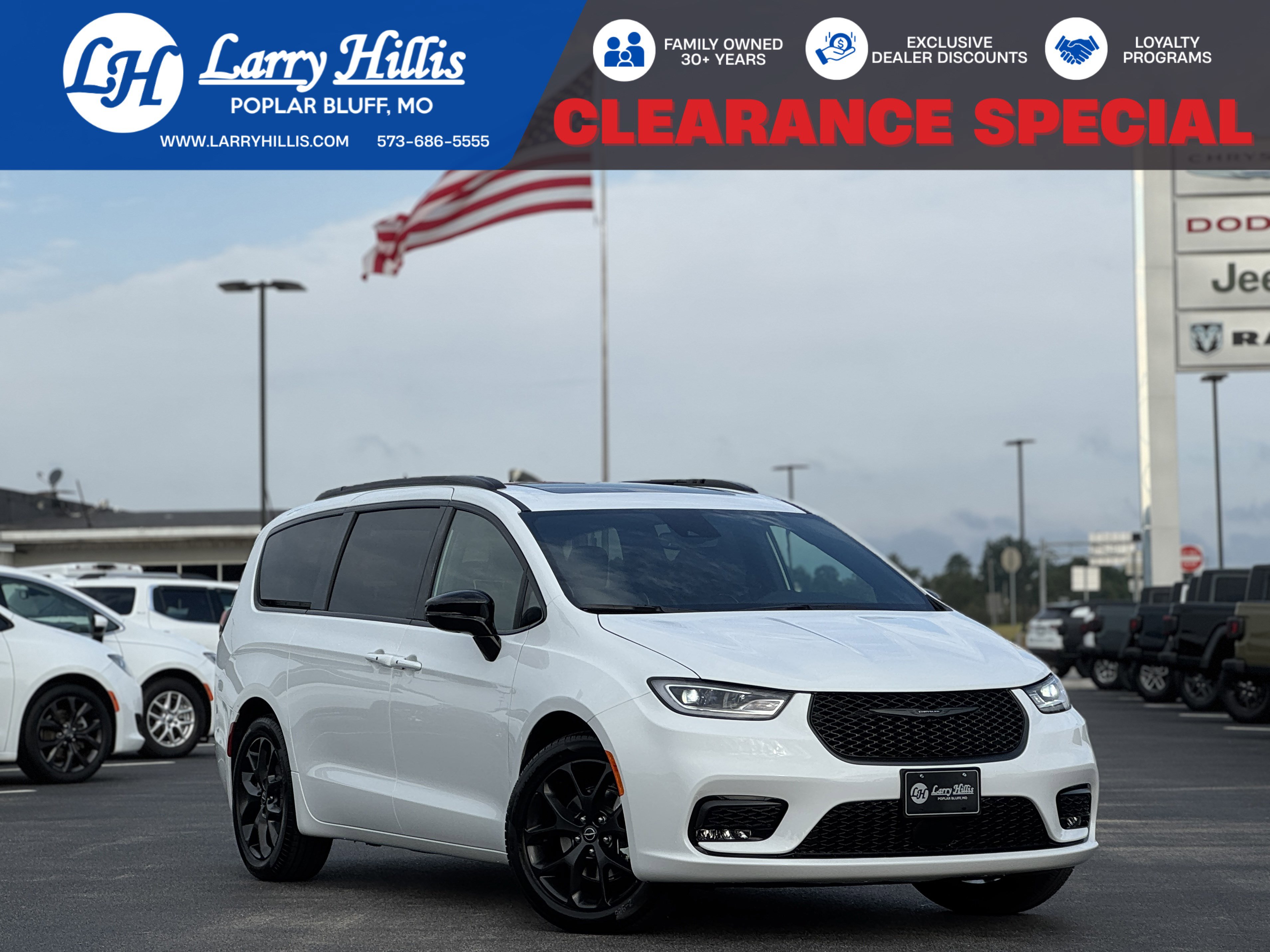 New 2026 Chrysler Pacifica Select