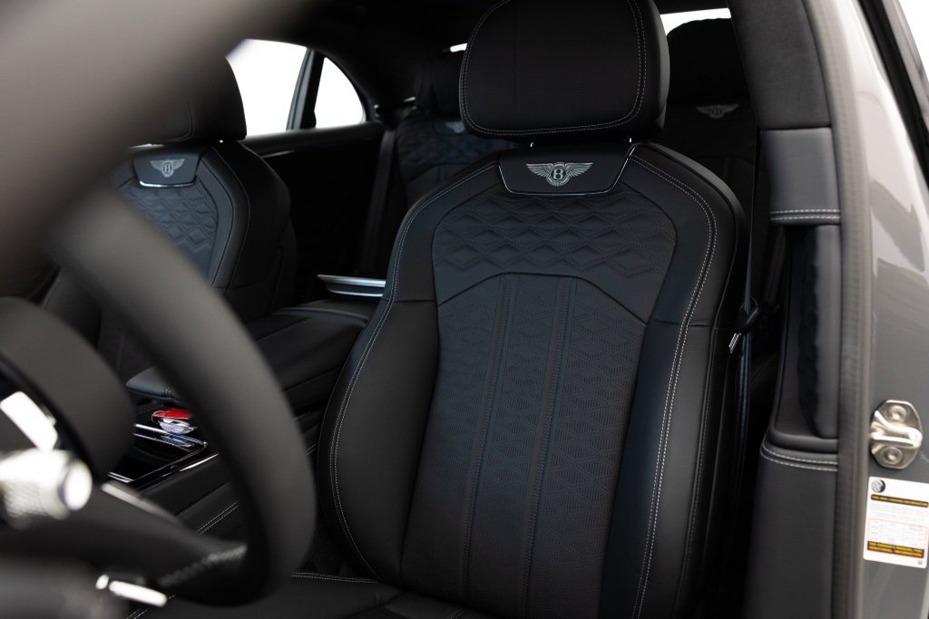 Used 2025 Bentley Flying Spur Plug-In Hybrid image 5