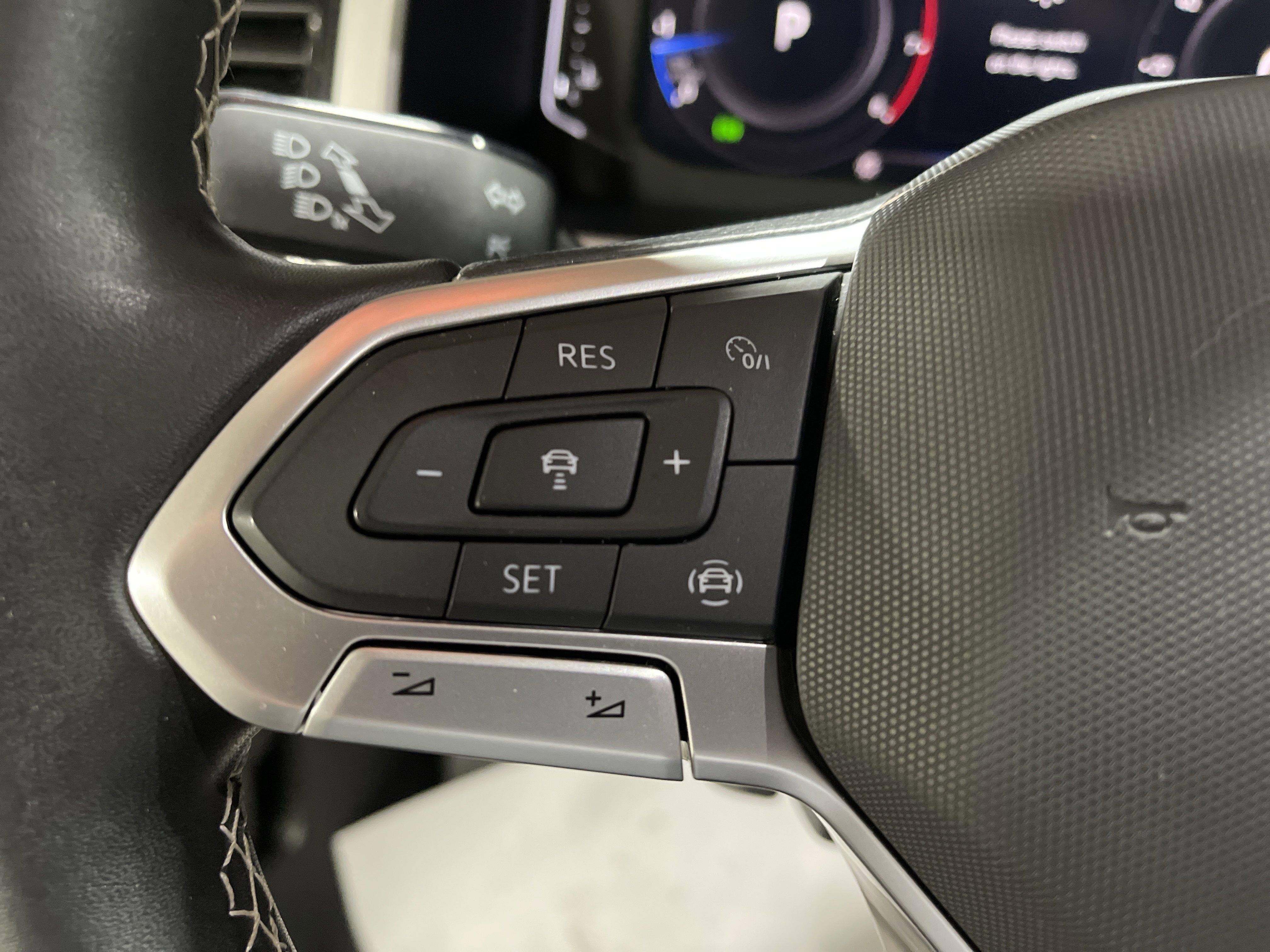 Used 2023 Volkswagen Atlas SE image 20