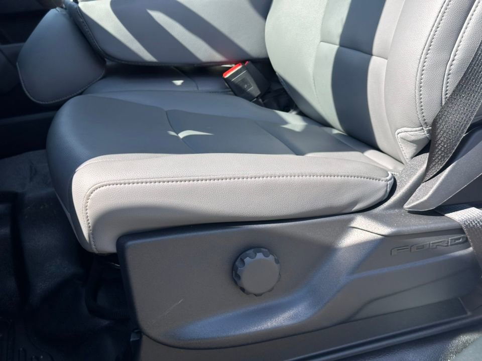 New 2025 Ford F550 4x4 Crew Cab image 12