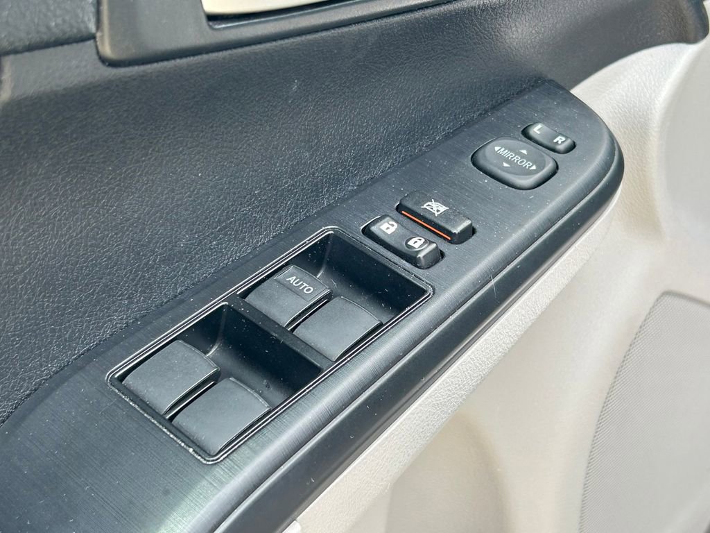 Used 2013 Toyota Camry LE FWD image 21