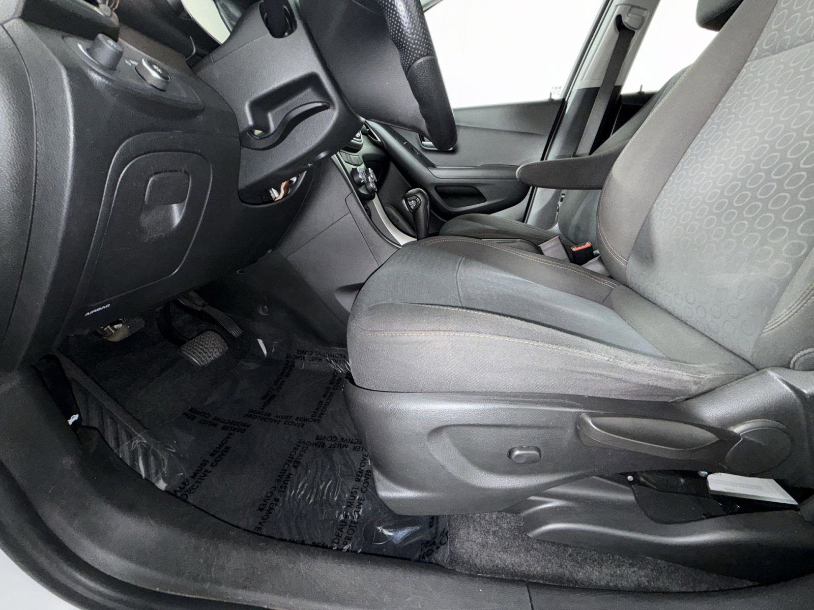 Used 2020 Chevrolet Trax LS FWD image 14