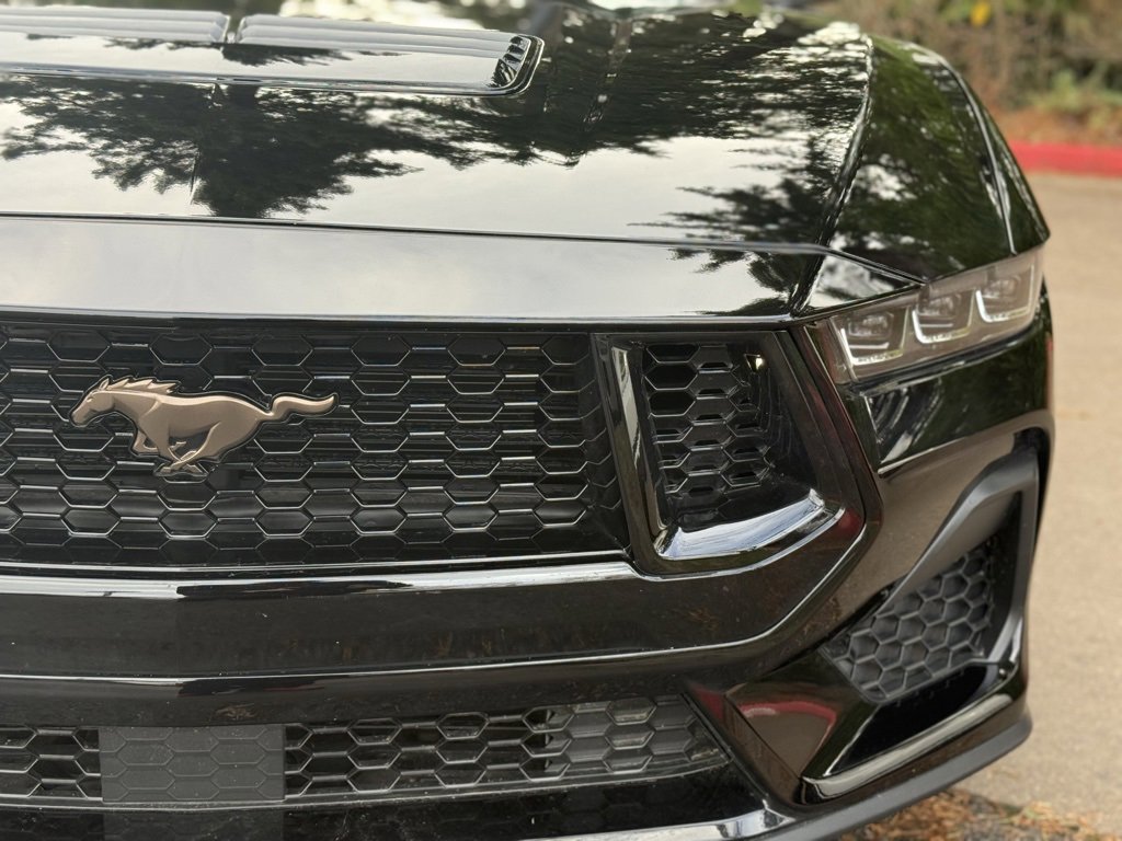 Used 2024 Ford Mustang GT Premium image 4