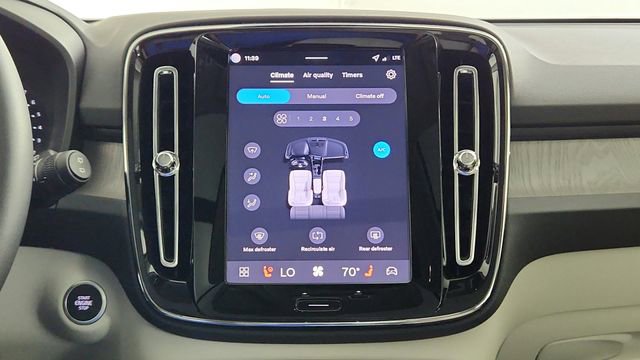 Certified 2026 Volvo XC40 B5 Plus w/ Protection Package Premier AWD/4WD image 21