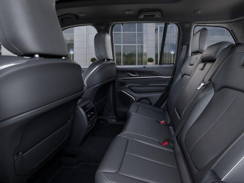 New 2025 Jeep Grand Cherokee Overland image 23