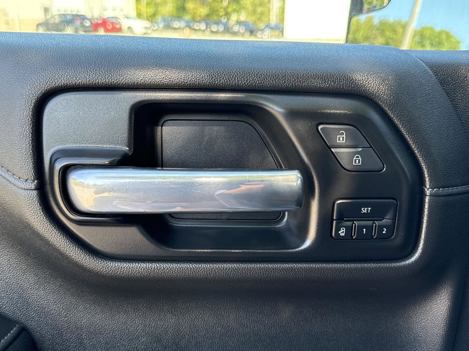 Used 2021 GMC Sierra 1500 SLT w/ SLT Premium Package image 16