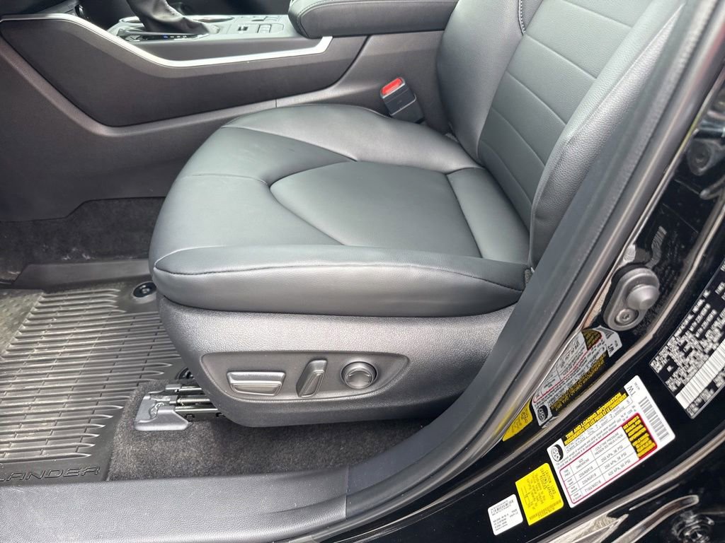 Used 2026 Toyota Highlander XLE AWD/4WD image 19