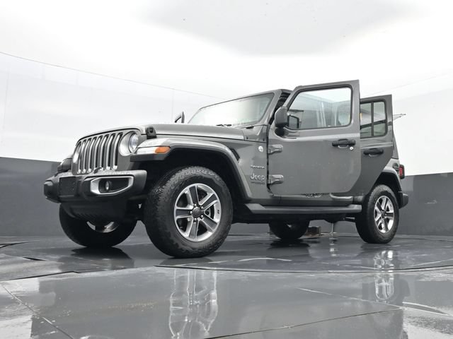 Used 2019 Jeep Wrangler Unlimited Sahara w/ Dual Top Group AWD/4WD image 33