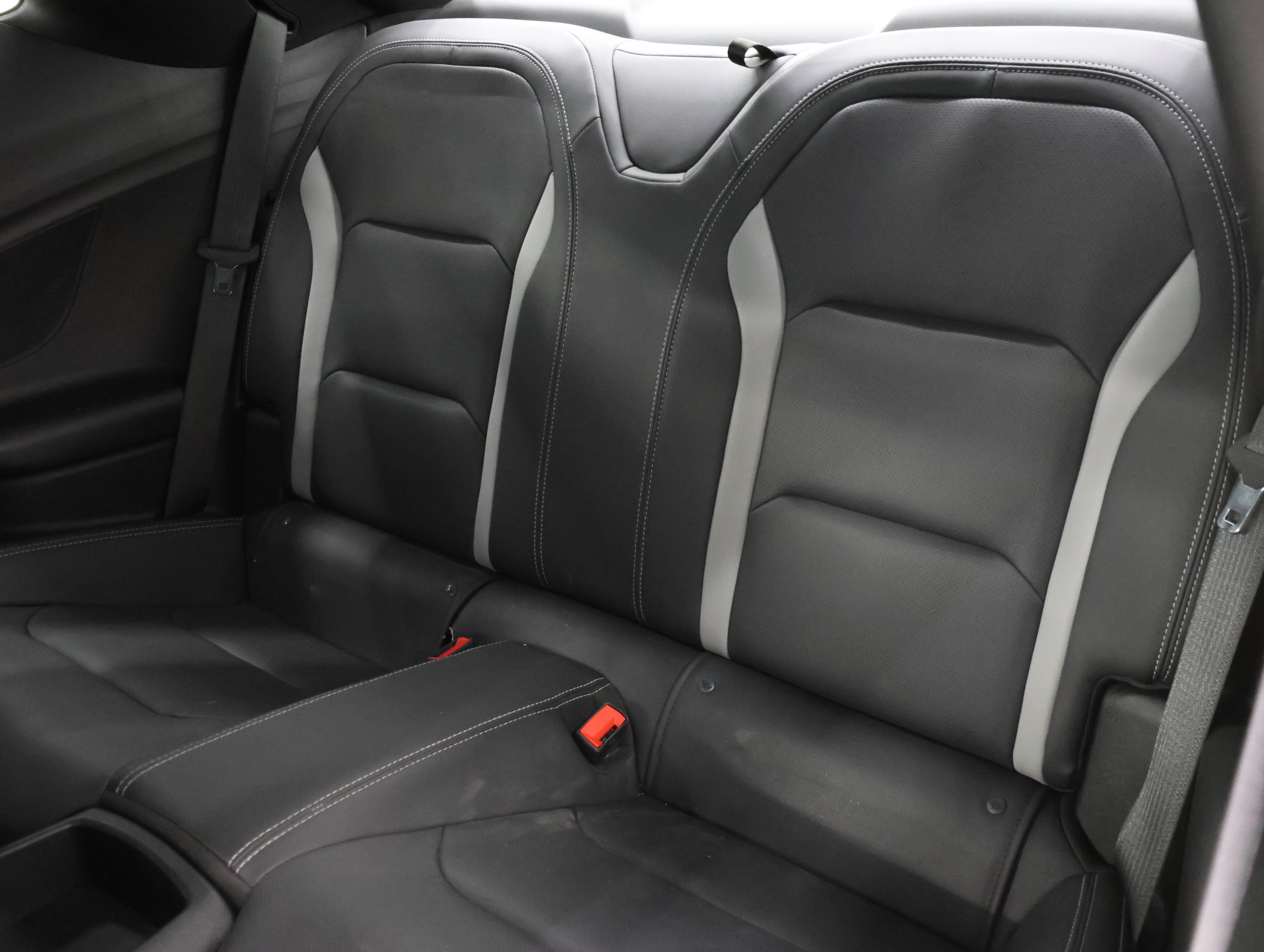 Used 2020 Chevrolet Camaro SS RWD image 8