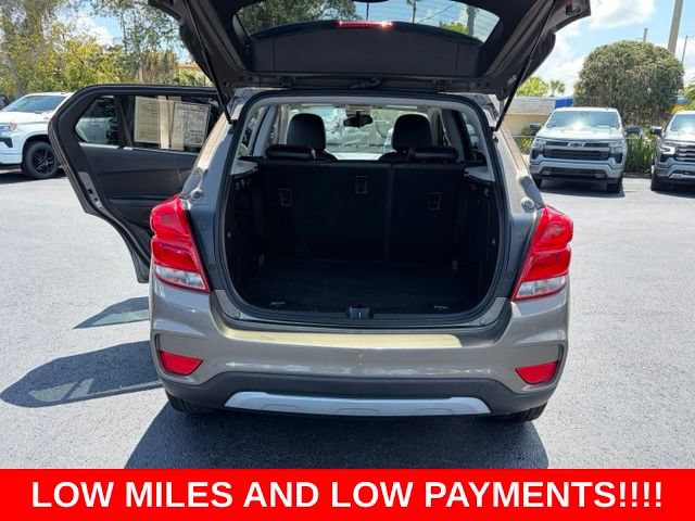 Used 2021 Chevrolet Trax LT w/ LT Convenience Package FWD image 16