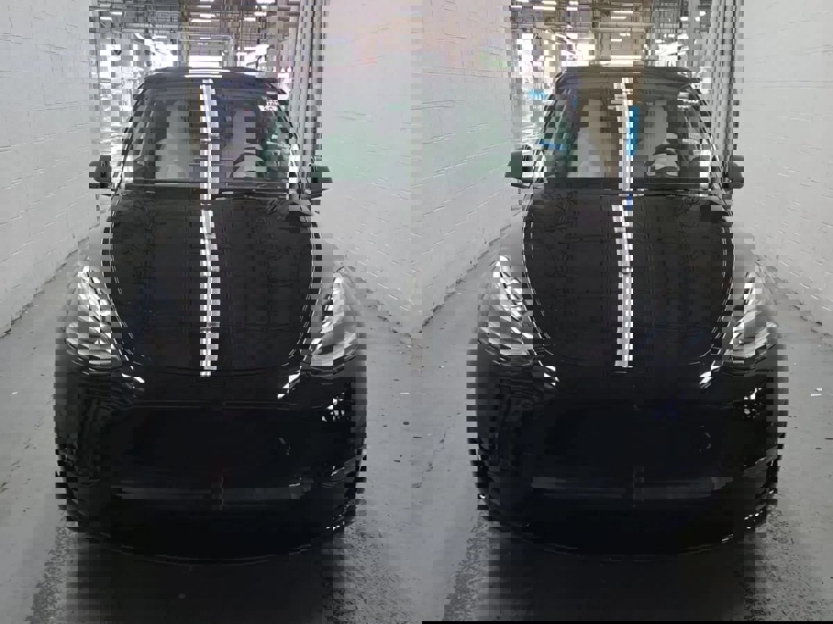 Used 2023 Tesla Model Y Performance image 7