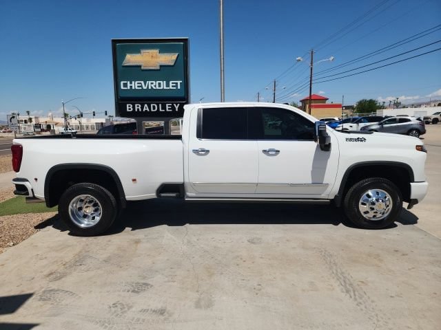New 2026 Chevrolet Silverado 3500 High Country w/ Technology Package AWD/4WD image 3