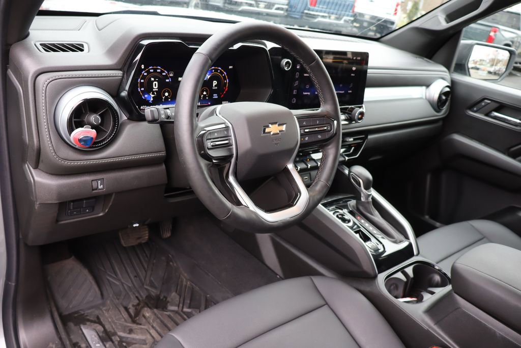 Used 2024 Chevrolet Colorado LT w/ LT Convenience Package III image 5