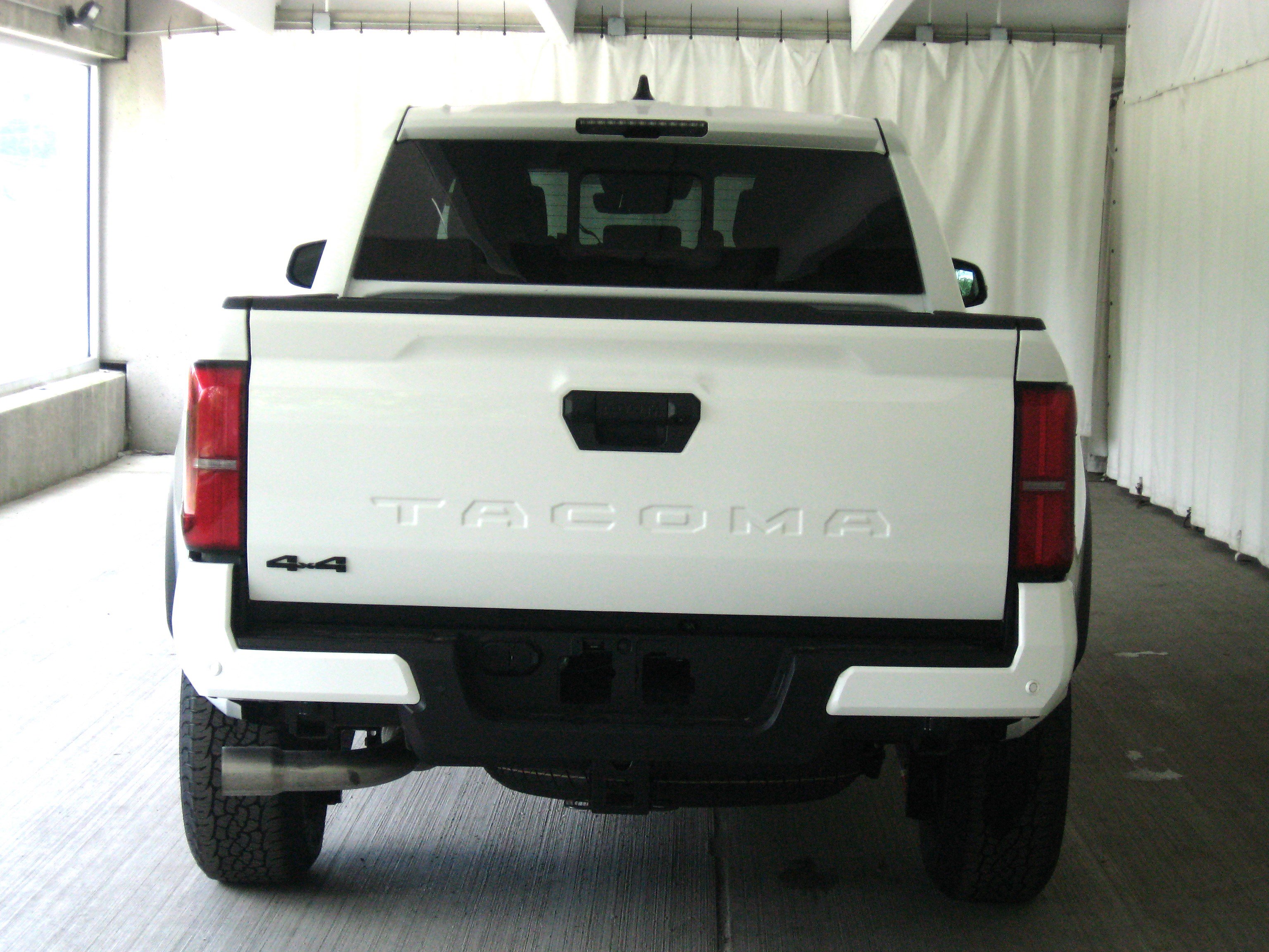 New 2025 Toyota Tacoma TRD Off-Road image 7