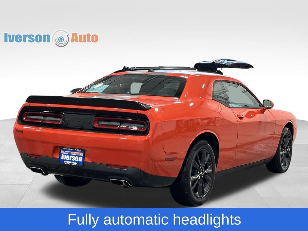 Used 2023 Dodge Challenger SXT w/ Blacktop Package image 9