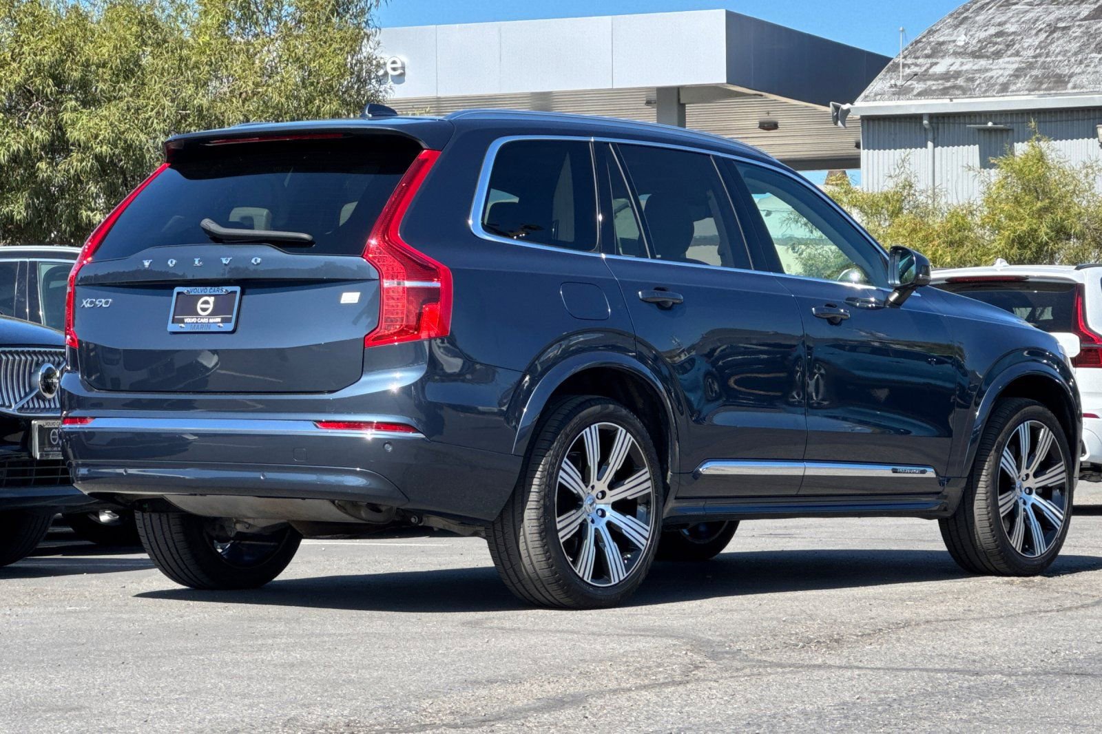 Used 2023 Volvo XC90 T8 Plus image 2
