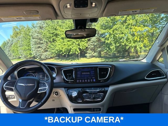 Used 2017 Chrysler Pacifica Touring-L Plus FWD image 7
