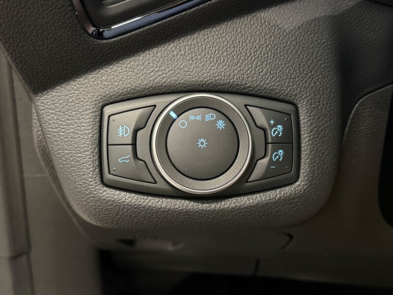 Used 2019 Ford Escape Titanium AWD/4WD image 27