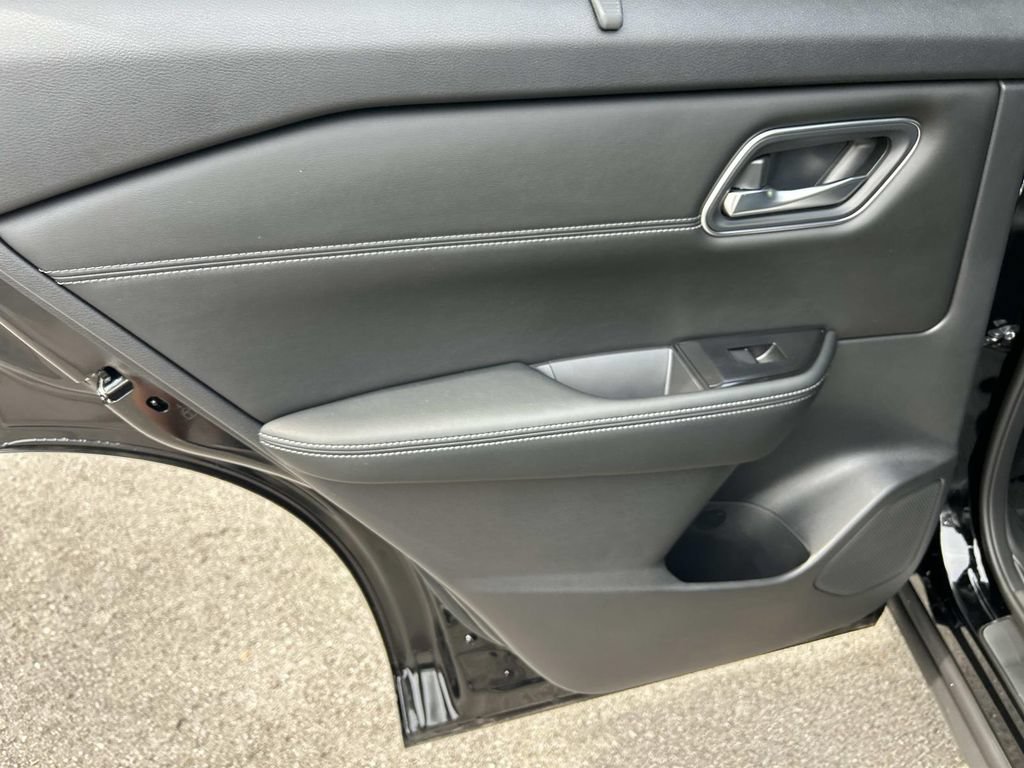 New 2026 Nissan Rogue Platinum w/ Platinum Premium Package AWD/4WD image 19