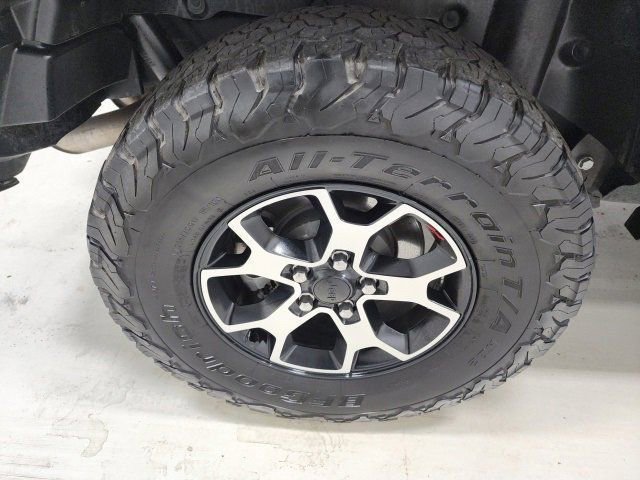 Used 2022 Jeep Wrangler Unlimited Rubicon w/ LED Lighting Group AWD/4WD image 13