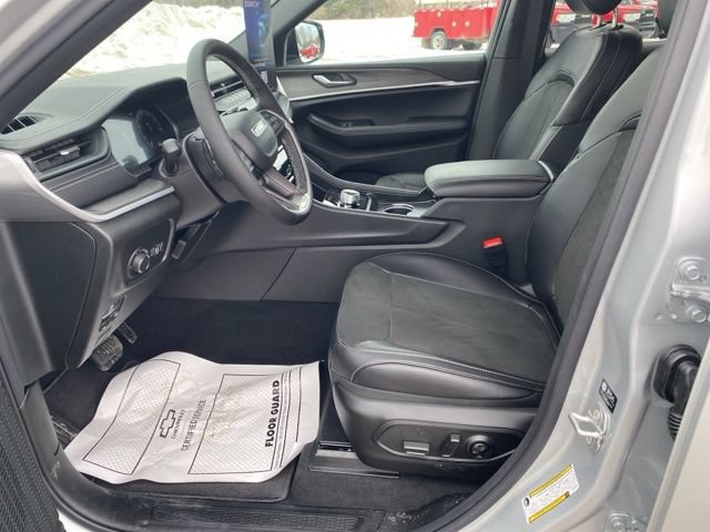 New 2026 Jeep Grand Cherokee Altitude AWD/4WD image 12