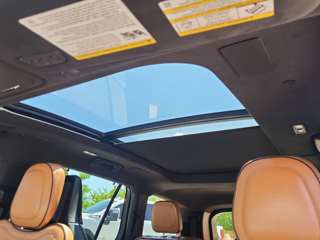 Used 2023 Lincoln Aviator Black Label Grand Touring AWD/4WD image 34