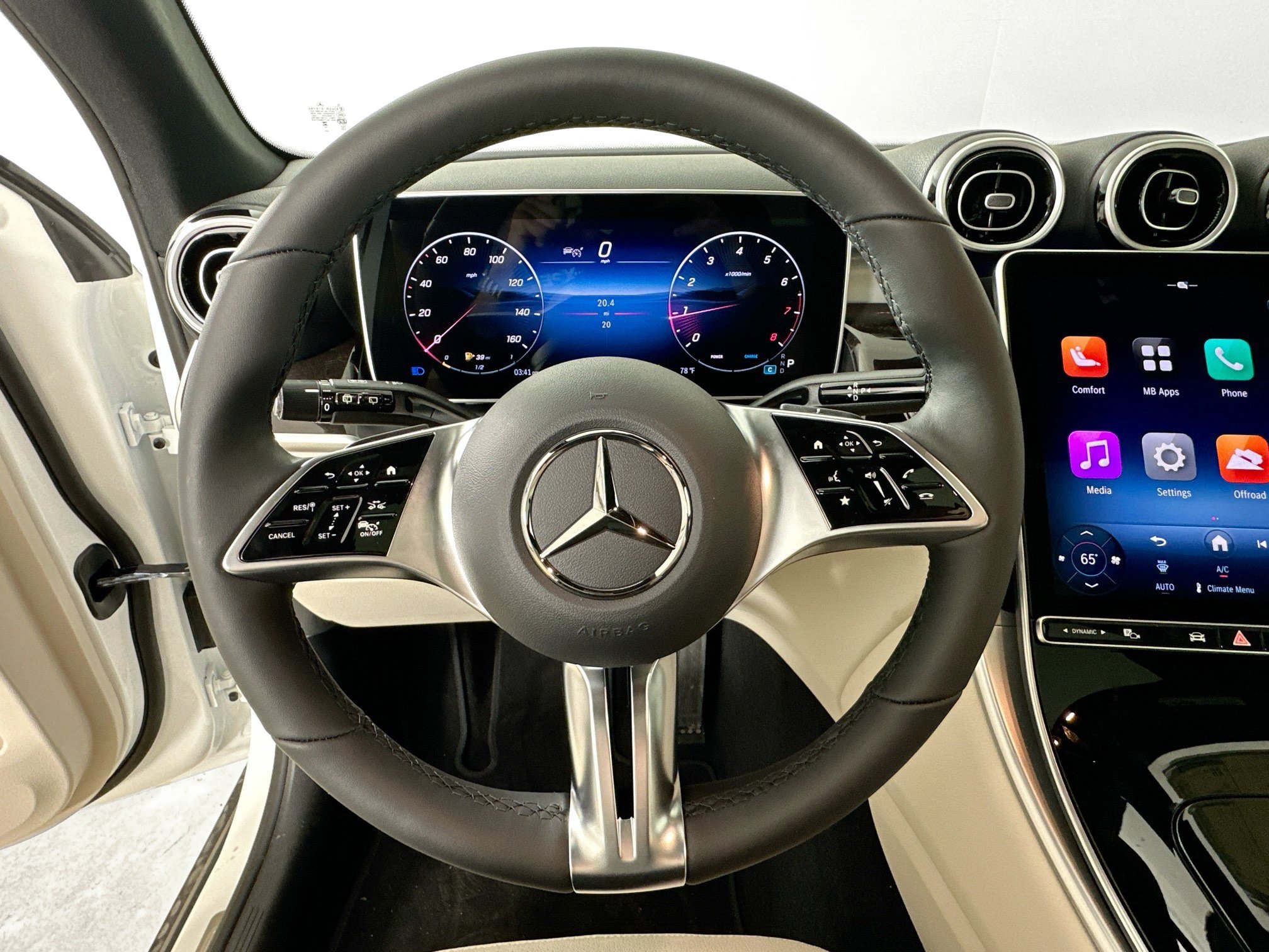 Used 2026 Mercedes-Benz GLC 300 4MATIC image 11