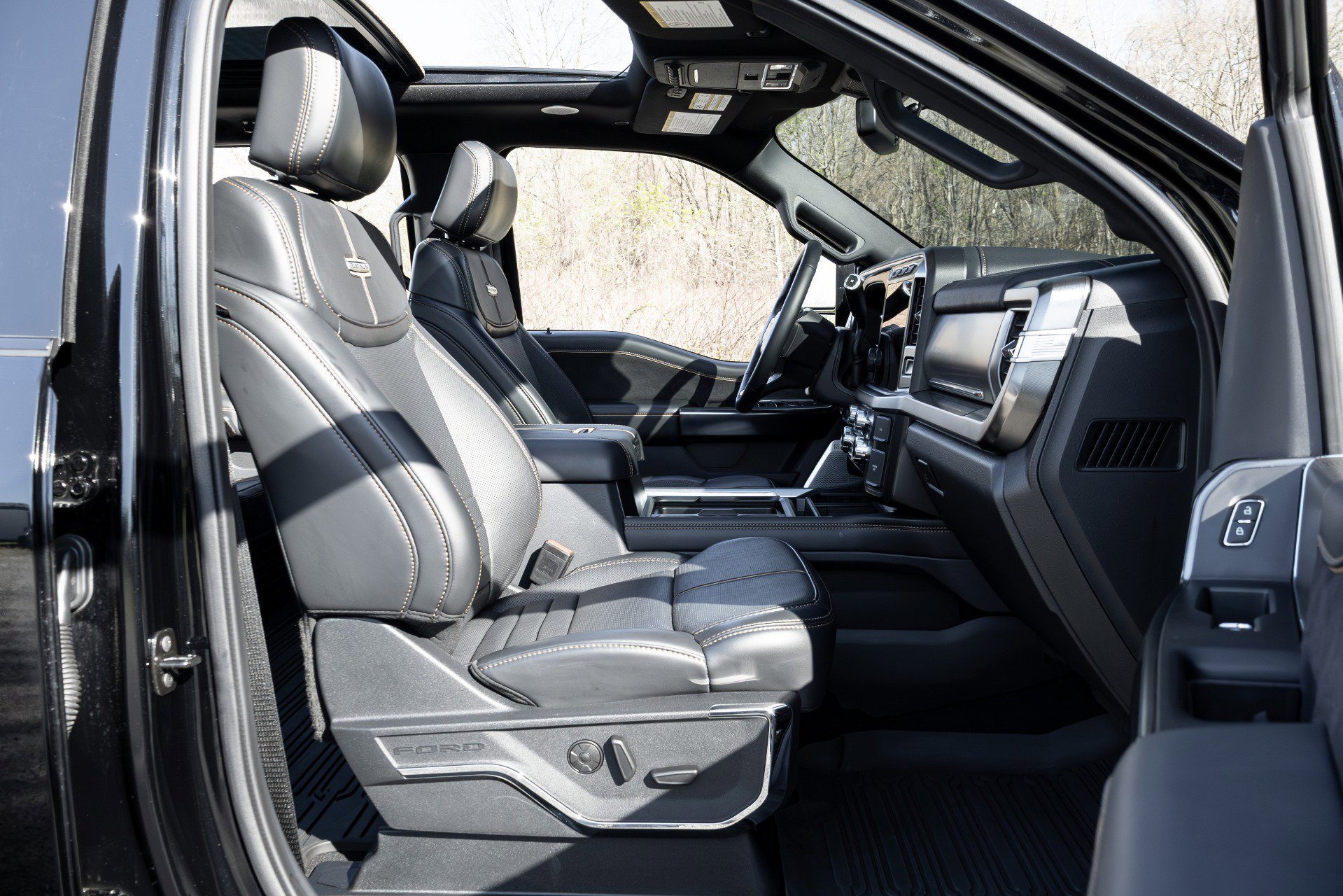 Used 2024 Ford F450 Platinum AWD/4WD image 28