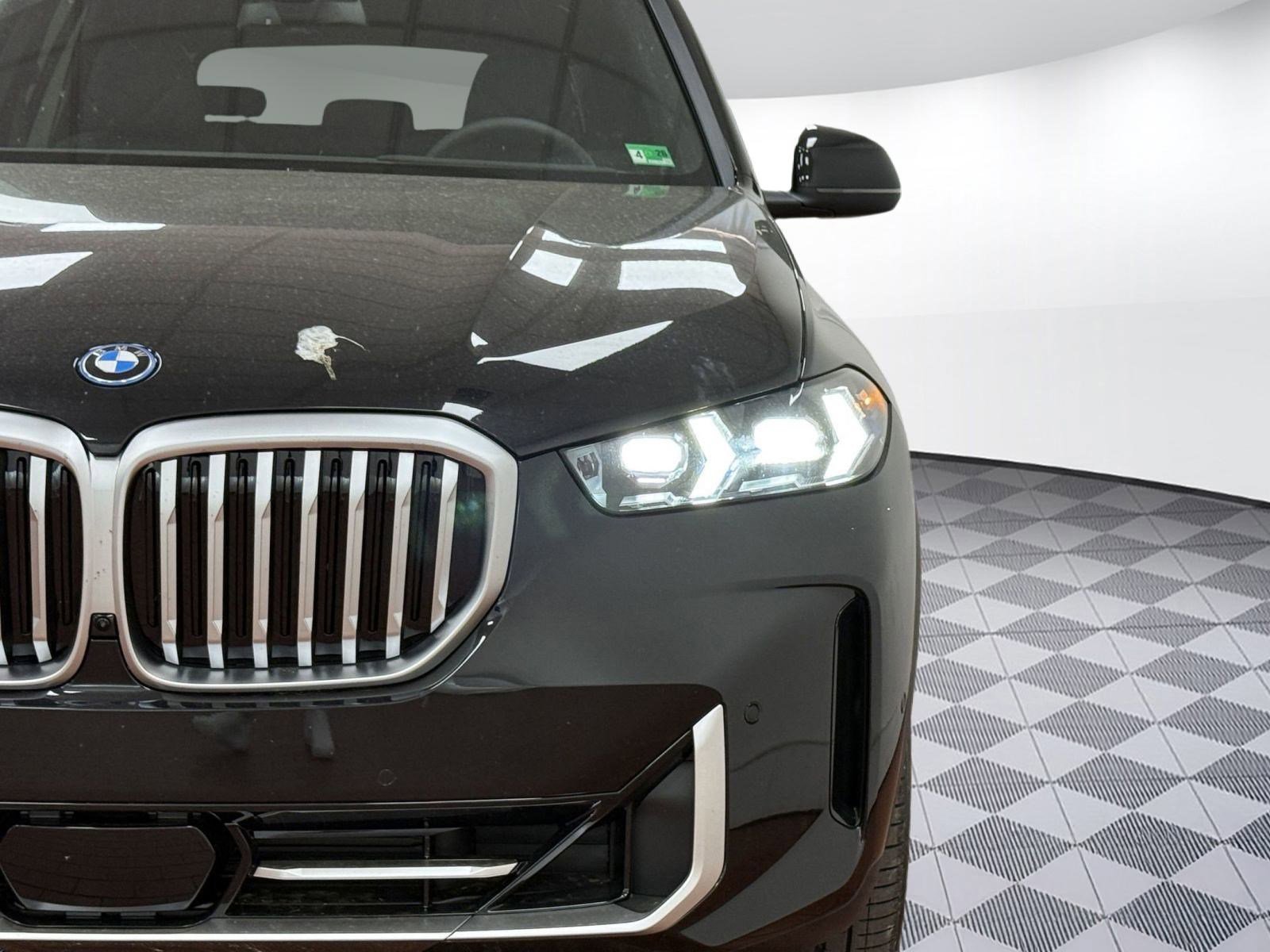 Used 2025 BMW X5 xDrive50e w/ Premium Package image 9