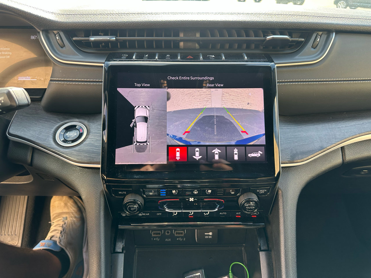 Used 2024 Jeep Grand Cherokee L Limited w/ Luxury Tech Group II image 16