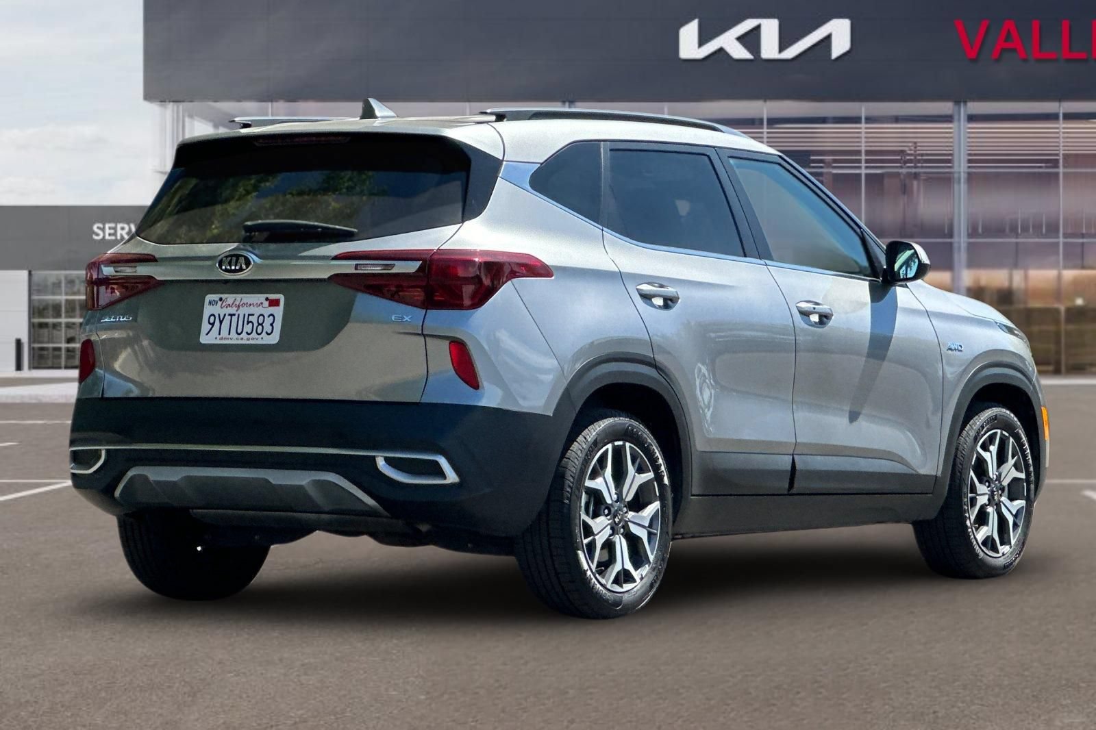Certified 2021 Kia Seltos EX AWD/4WD image 4