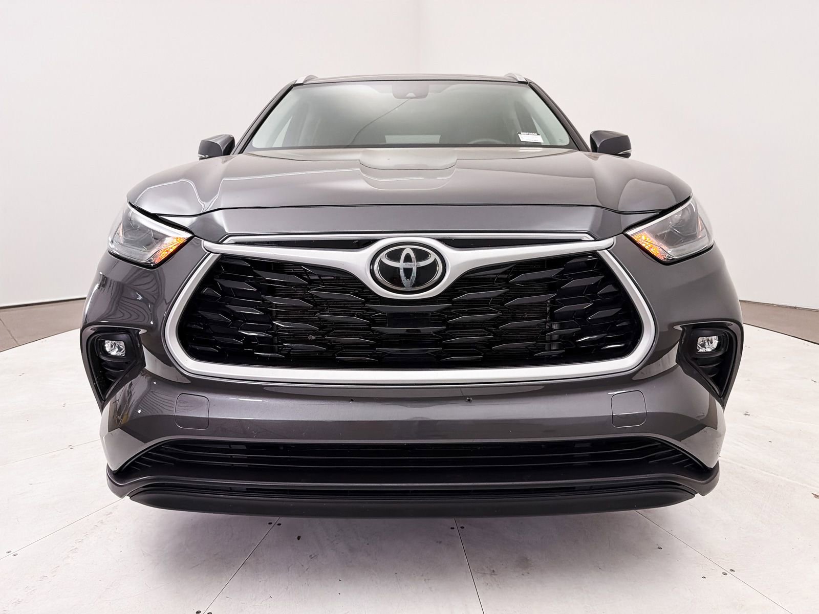 Used 2022 Toyota Highlander XLE FWD image 10