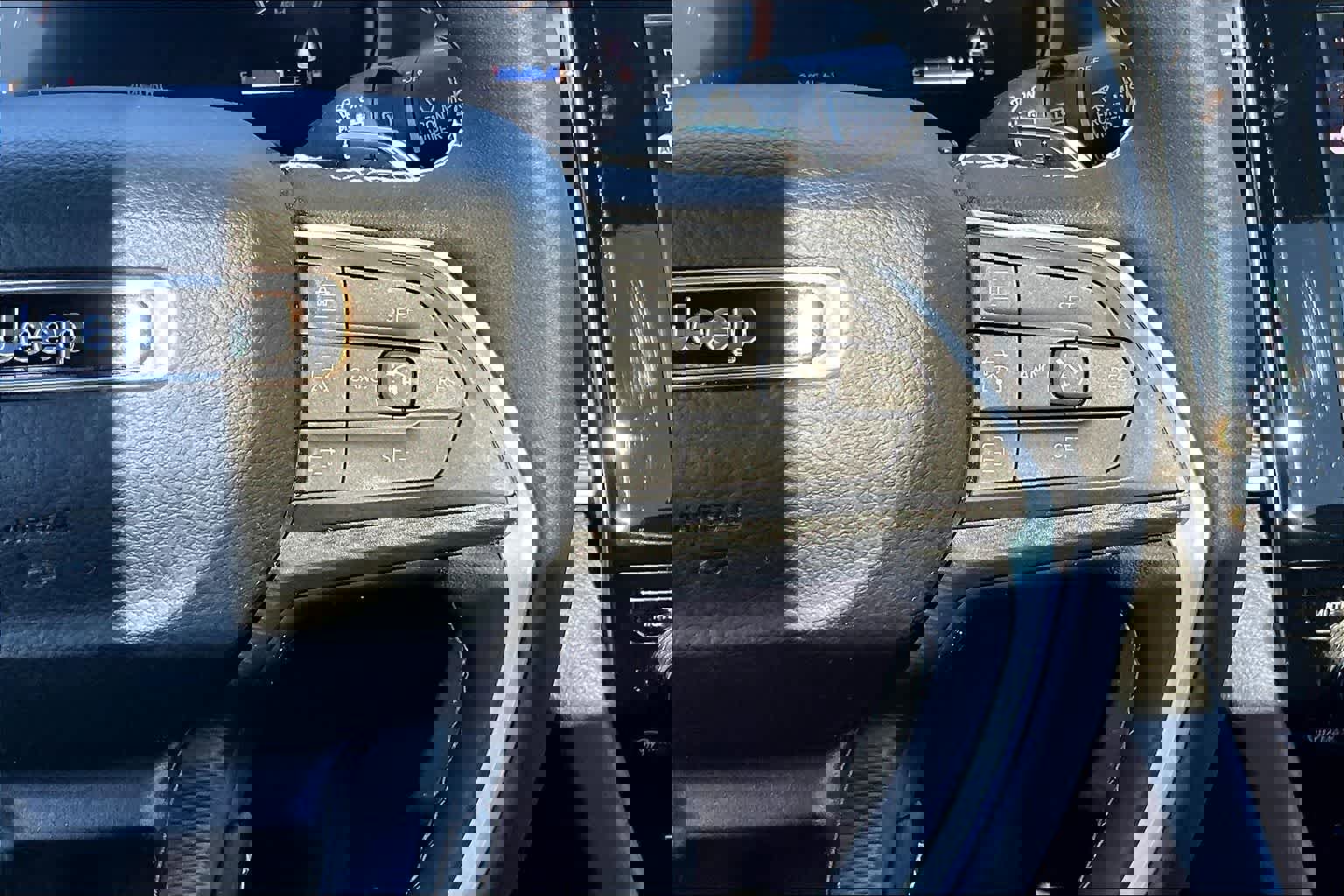 Used 2024 Jeep Grand Cherokee Altitude image 26