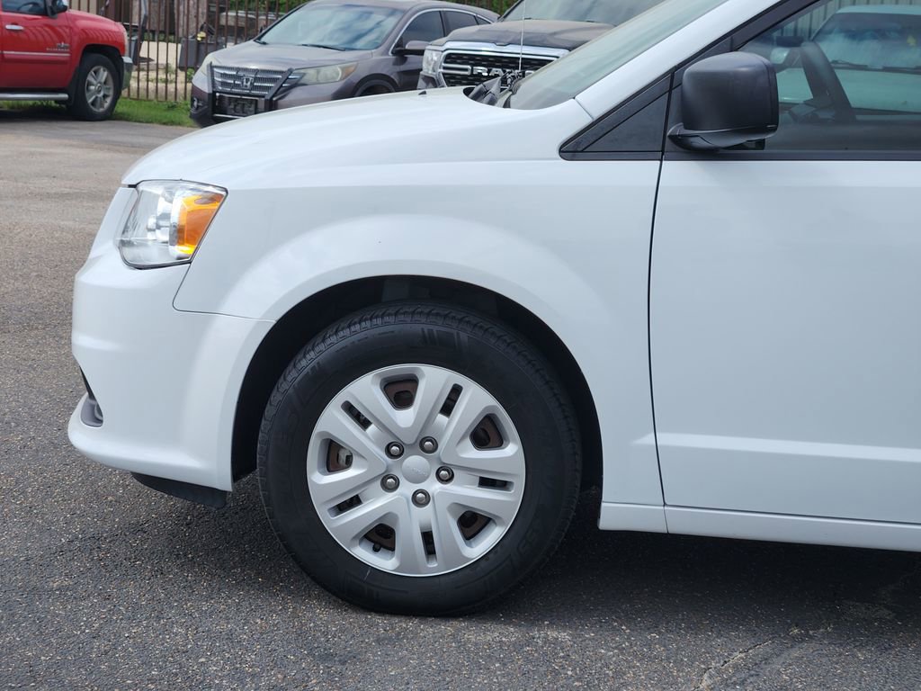 Used 2020 Dodge Grand Caravan SE w/ UConnect Hands-Free Group image 9