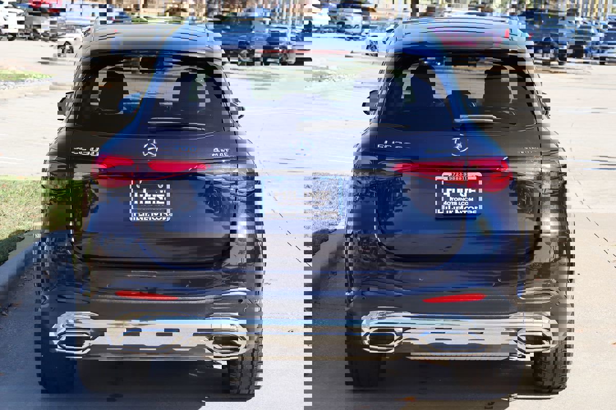 Used 2024 Mercedes-Benz GLC 300 4MATIC w/ AMG Line image 8