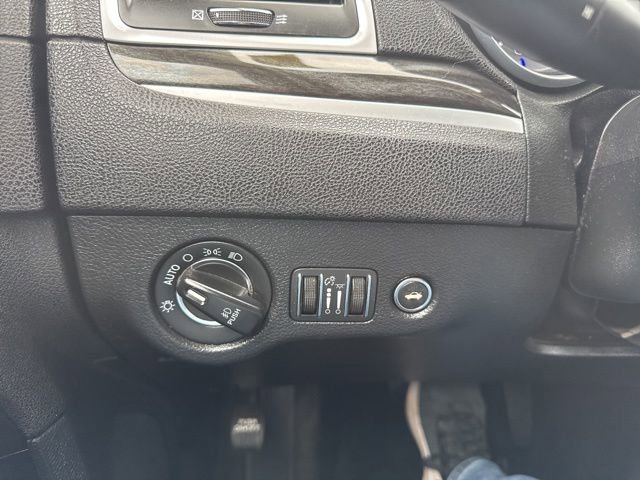 Used 2016 Chrysler 300 Limited w/ Driver Convenience Group image 22