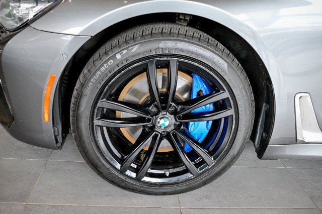 Used 2019 BMW 750i xDrive w/ M Sport Package AWD/4WD image 43