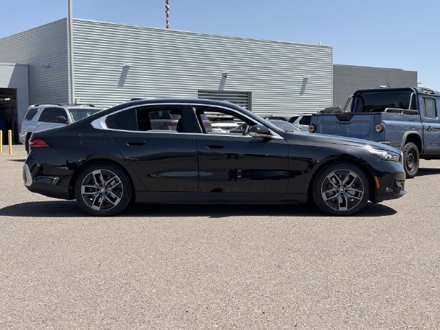 Certified 2026 BMW i5 eDrive40 w/ Premium Package RWD image 6