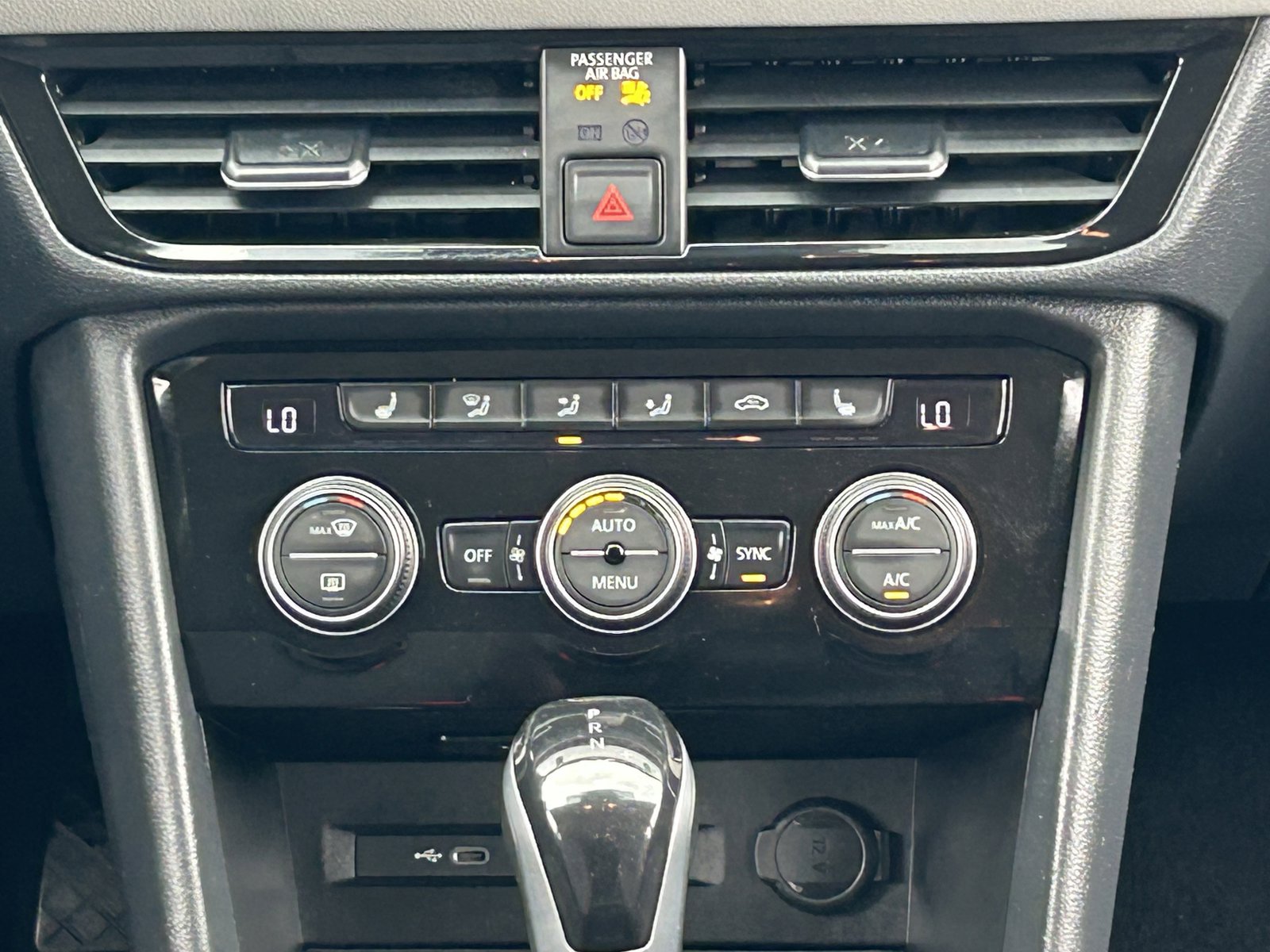 Used 2024 Volkswagen Taos SE image 20