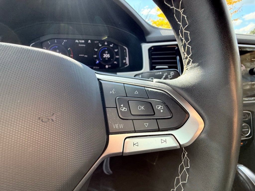 Used 2022 Volkswagen Atlas Cross Sport SE image 21