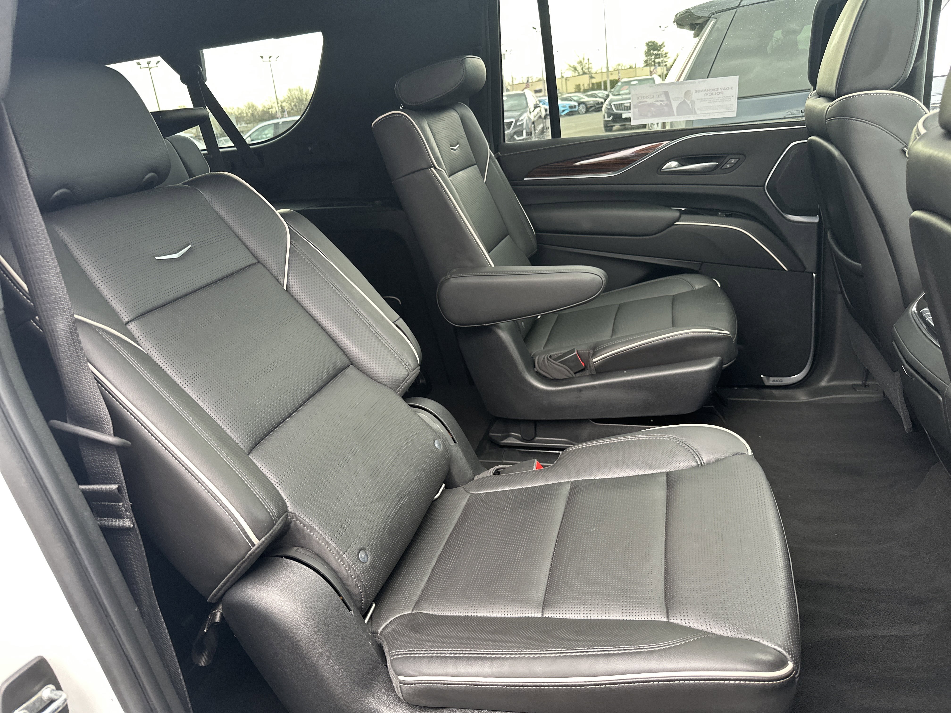 Certified 2021 Cadillac Escalade ESV Premium Luxury image 18