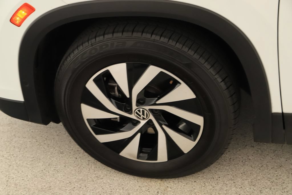 Used 2025 Volkswagen Tiguan S FWD image 32