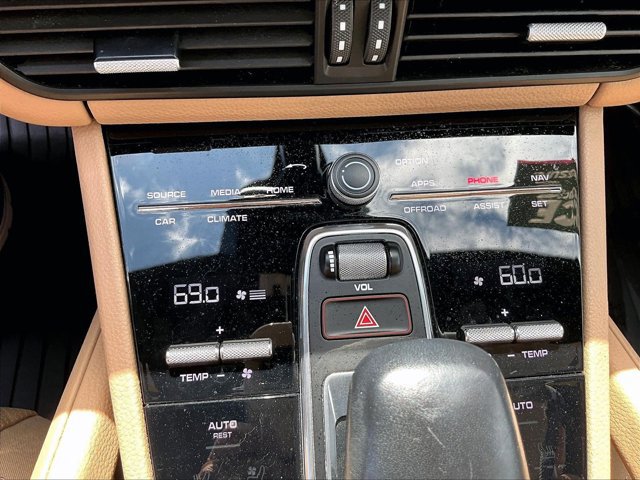 Used 2020 Porsche Cayenne image 23