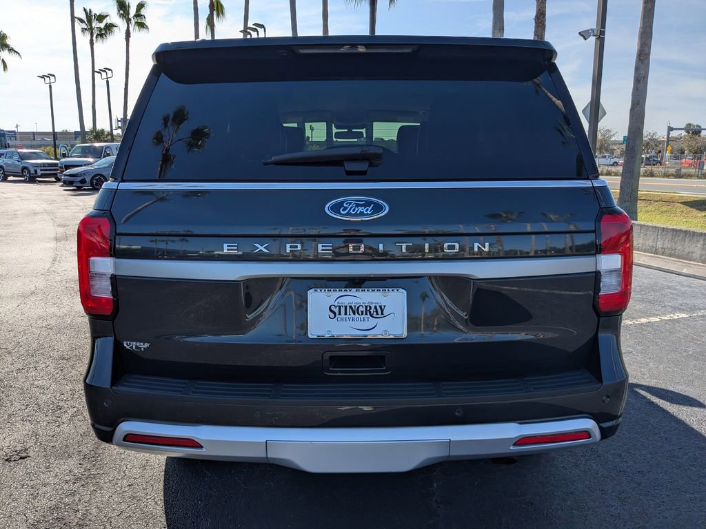 Used 2024 Ford Expedition XLT image 5