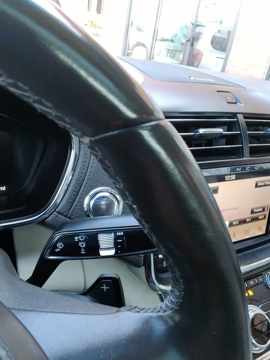 Used 2017 Lincoln Continental Reserve w/ Technology Package image 28