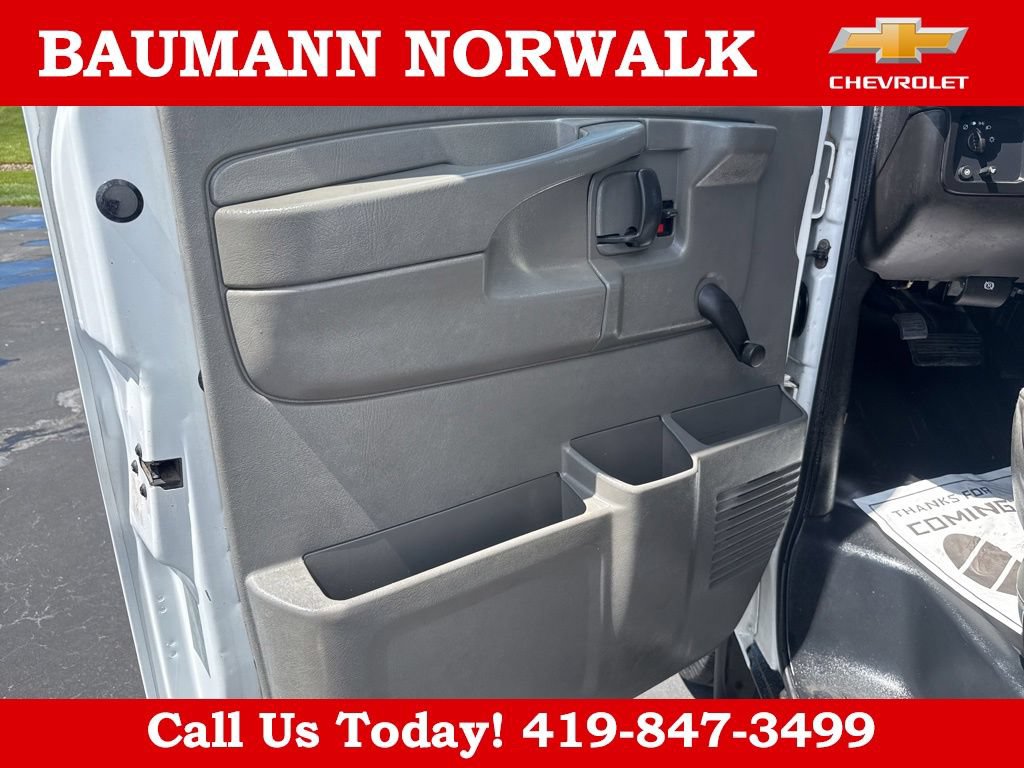 Used 2007 GMC Savana 2500 RWD image 16